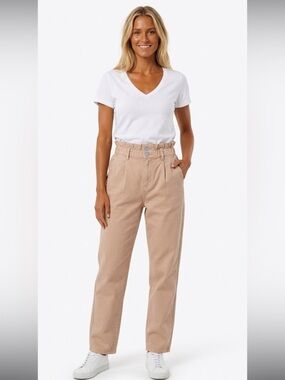 H&M women’s high waisted paper bag waist Tan pants in 100% Cotton size 10